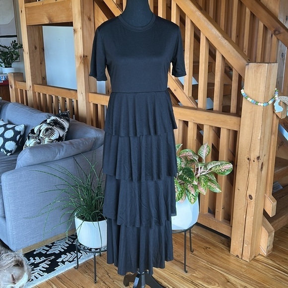 Dresses & Skirts - Jersey Black Tiered Dress, Size M/L